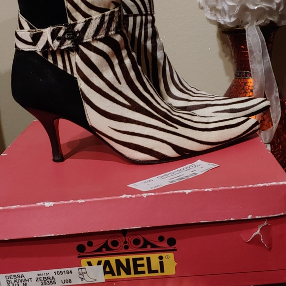 ankle bootie - Picture 4 of 5